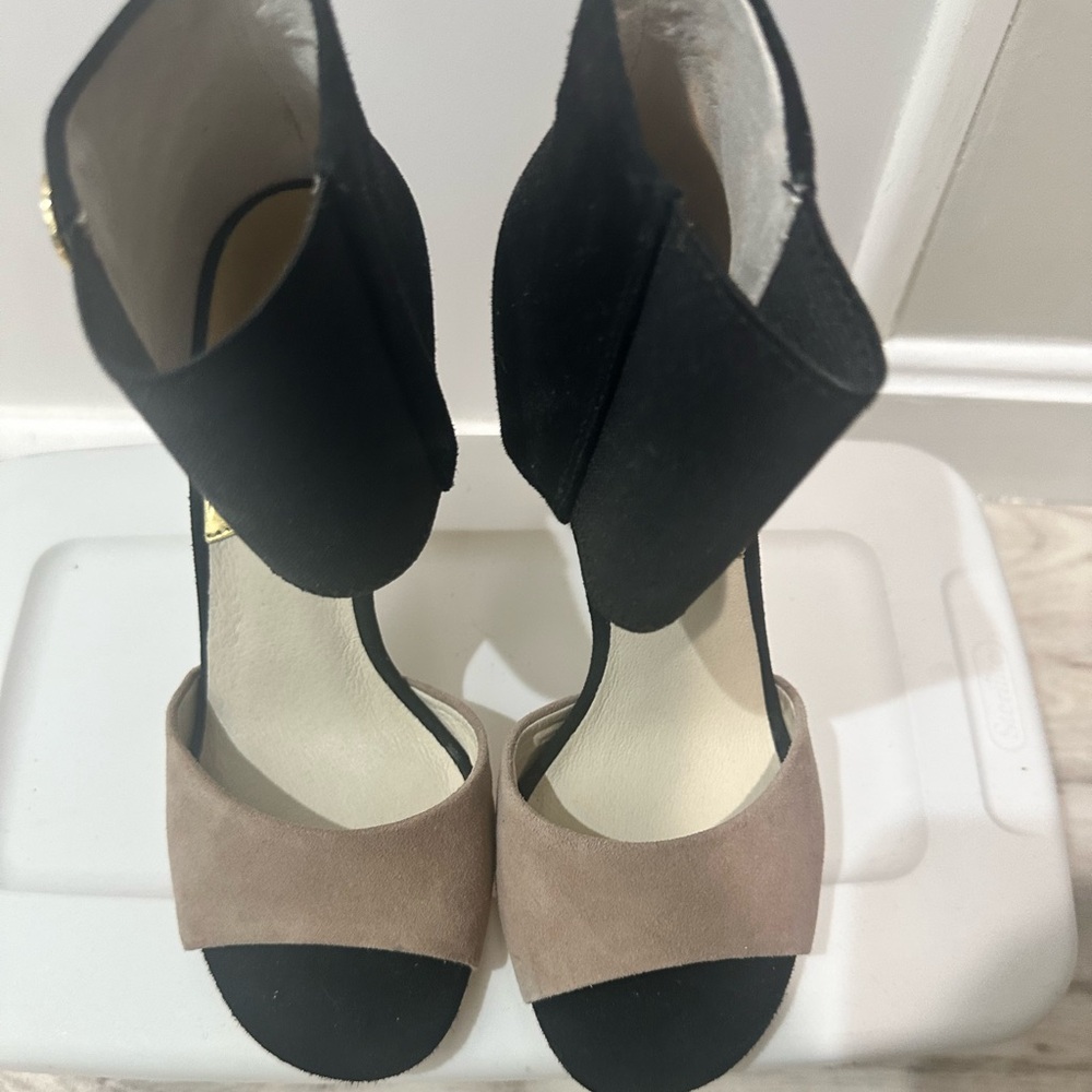 Michael Kors Black and Tan Heels